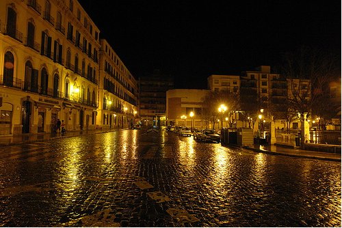 Plaza de la Merced desierta, no nos dejan reunirnos ahí de noche